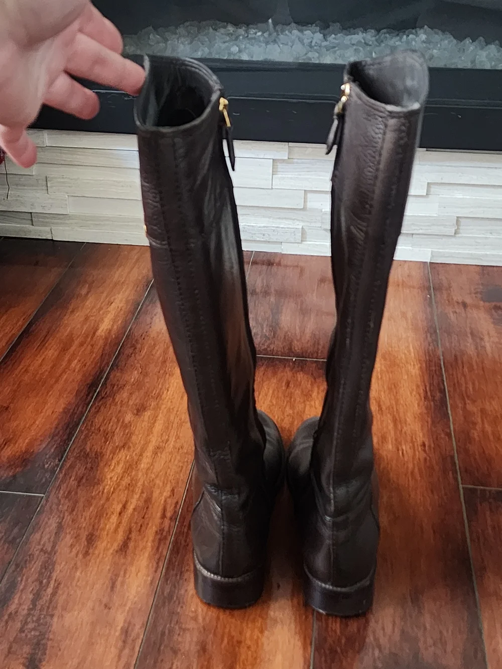 Tory Burch Joanna Riding Boots Brown Pebbled Leather Gold Logo Women’s 6.5M